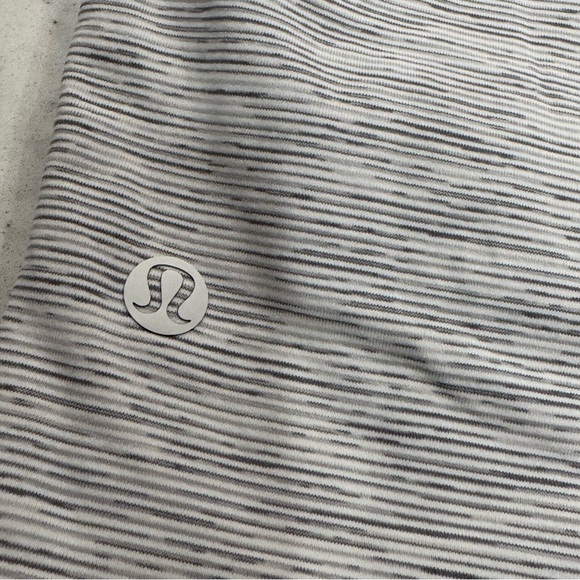 LULULEMON On The Fly Women's Space Dye Gray Shorts Pockets Gym Workout Casual - Picture 10 of 14